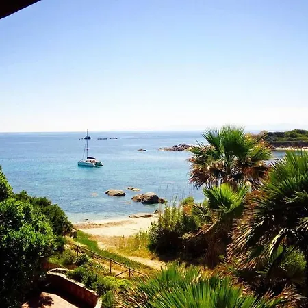 Villa + Pool On The Beach *